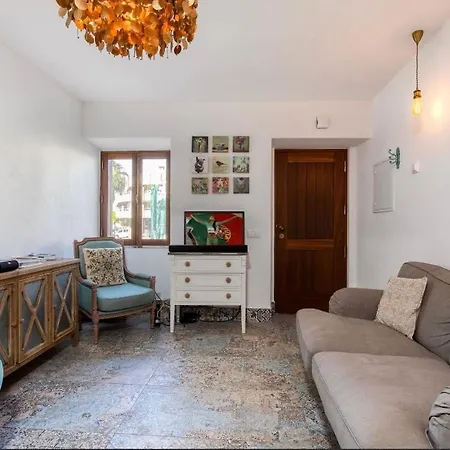 Casinha Escadinhas * Ferragudo (Faro)